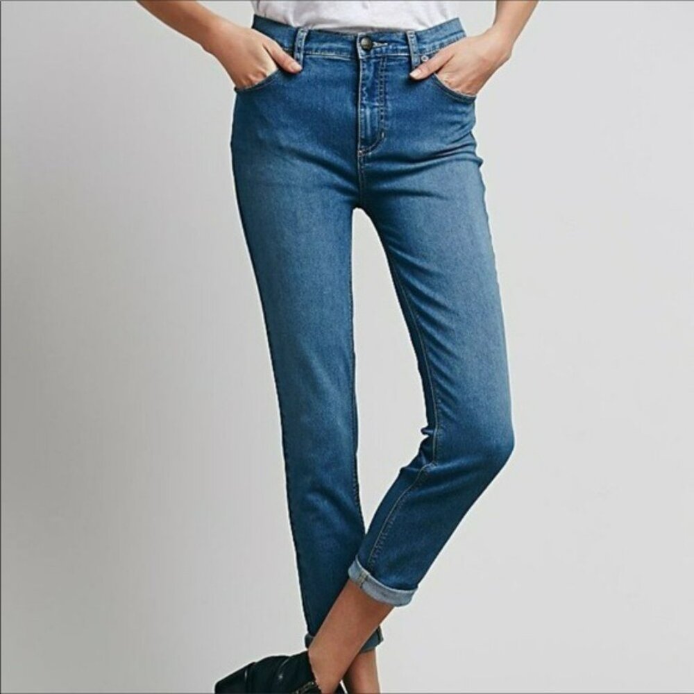 Free People Hi Rise Cropped Jeans EUC